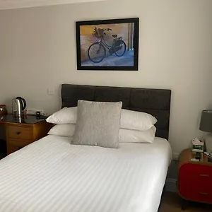 4* Pensjonat Autumn House
